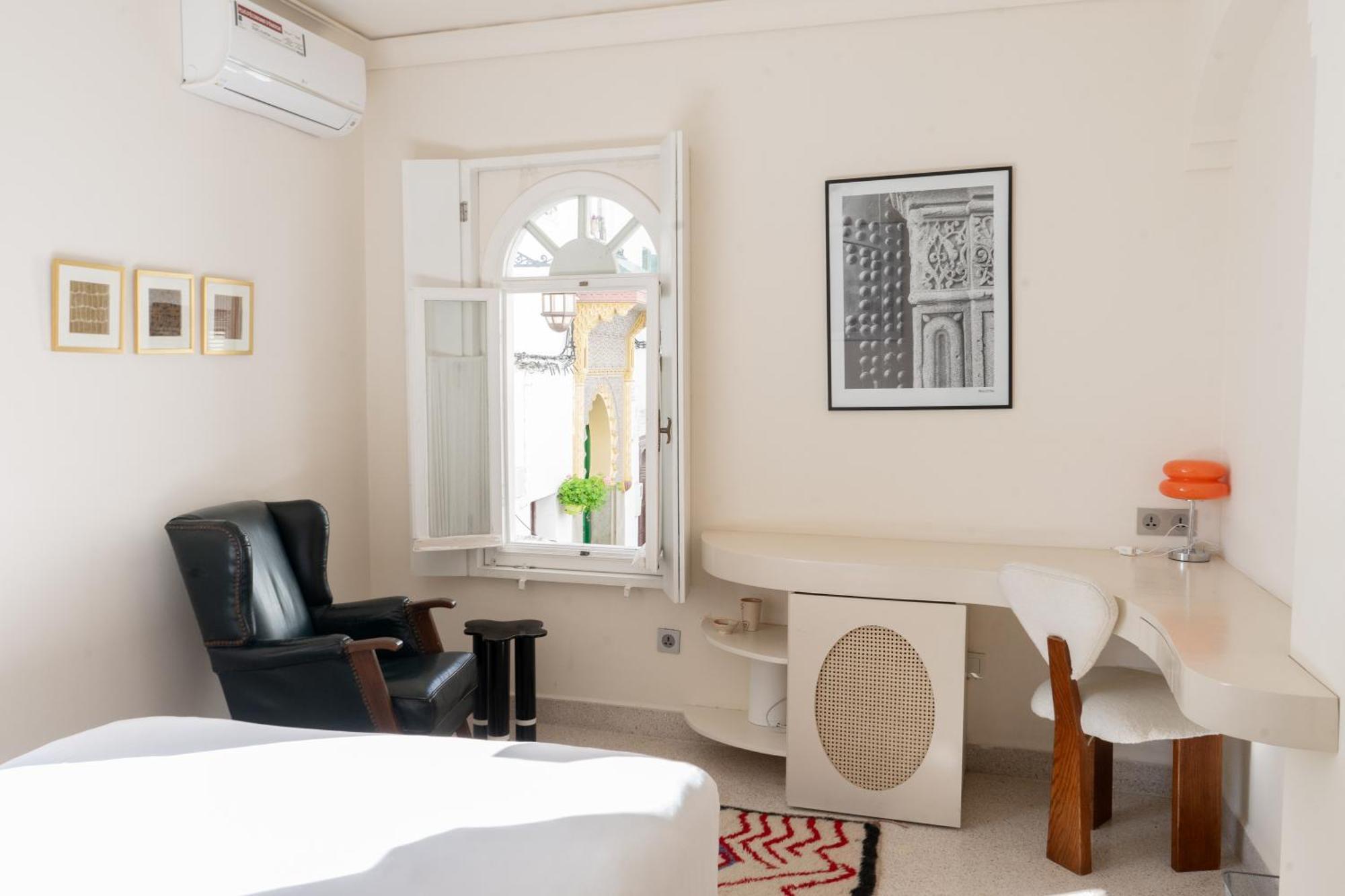 Absinthe Guest House Tangier Room photo