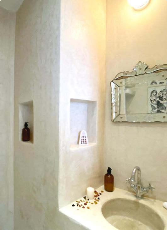 Absinthe Guest House Tangier Room photo