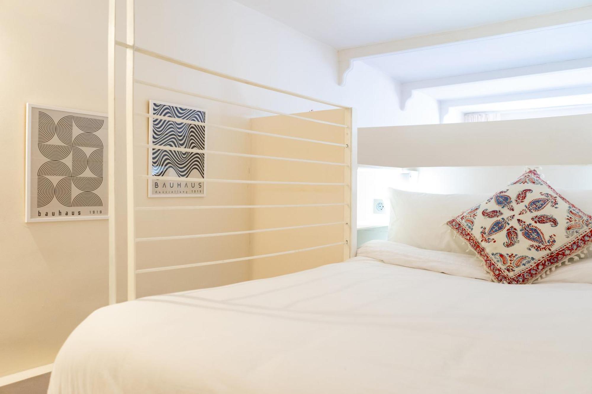 Absinthe Guest House Tangier Room photo